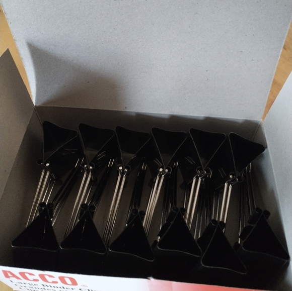 ACCO NIB 2" Large Binder Clips - Picture 3 of 3